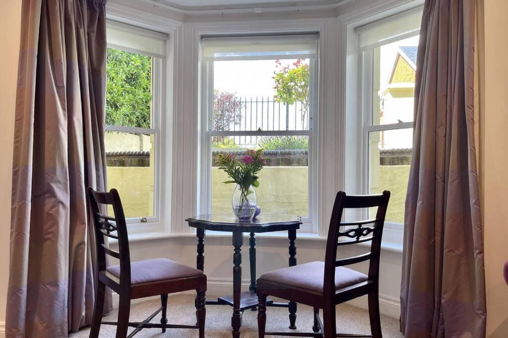 Lavender Apartment - Spacious Apartment Close To The Beach Deal Exteriör bild