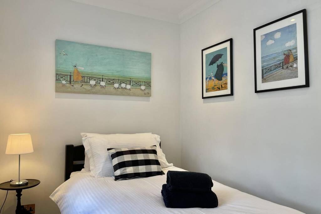 Lavender Apartment - Spacious Apartment Close To The Beach Deal Exteriör bild