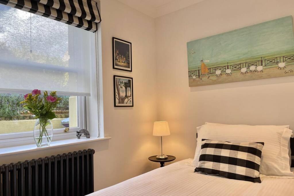 Lavender Apartment - Spacious Apartment Close To The Beach Deal Exteriör bild