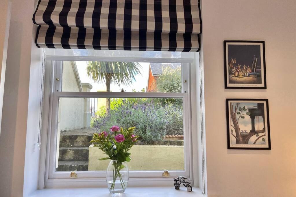 Lavender Apartment - Spacious Apartment Close To The Beach Deal Exteriör bild