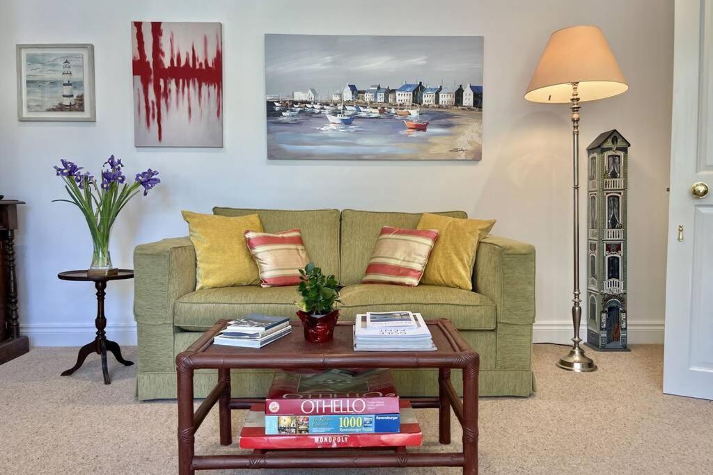 Lavender Apartment - Spacious Apartment Close To The Beach Deal Exteriör bild